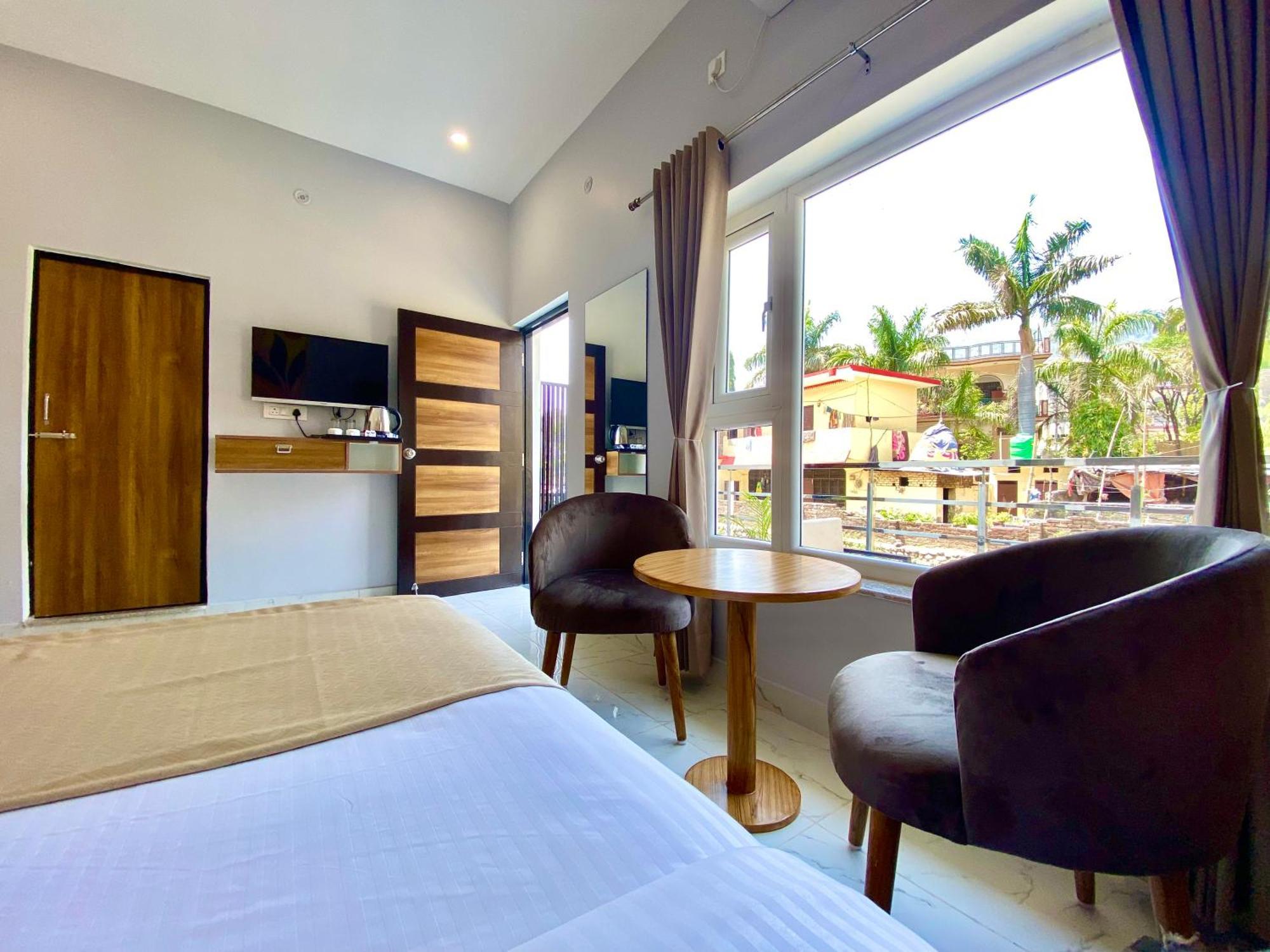 Hotel Wraveler Inn Rishikesh Exterior photo