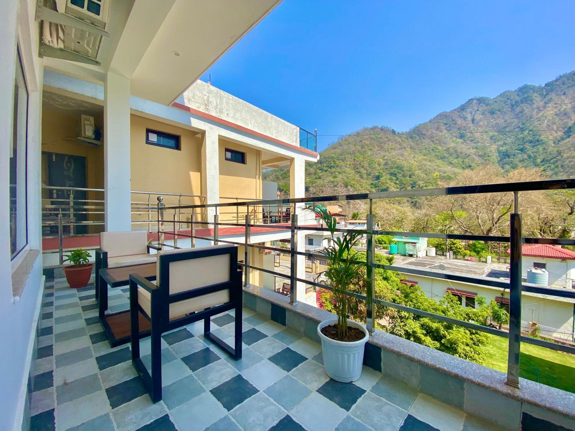 Hotel Wraveler Inn Rishikesh Exterior photo