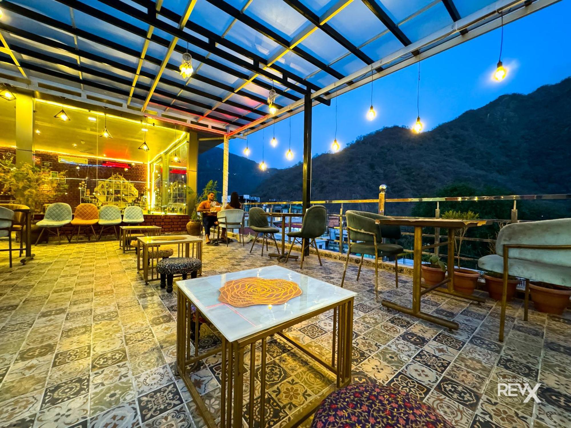 Hotel Wraveler Inn Rishikesh Exterior photo